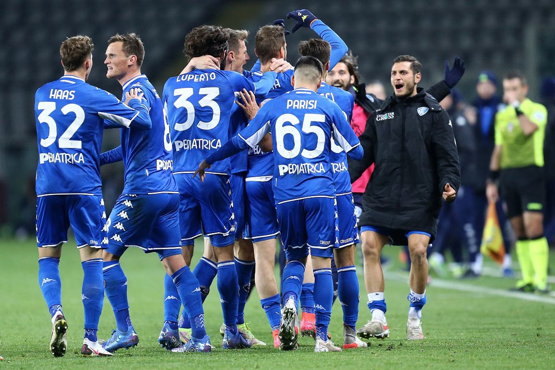 而签下一名 而签下一名